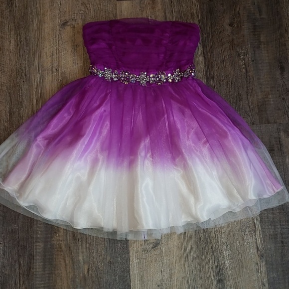 Dress - Picture 1 of 6